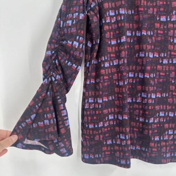 Susan Graver Geometric Stretch Knit Bell Sleeve Blouse Small Dark Romantic - Picture 3 of 9